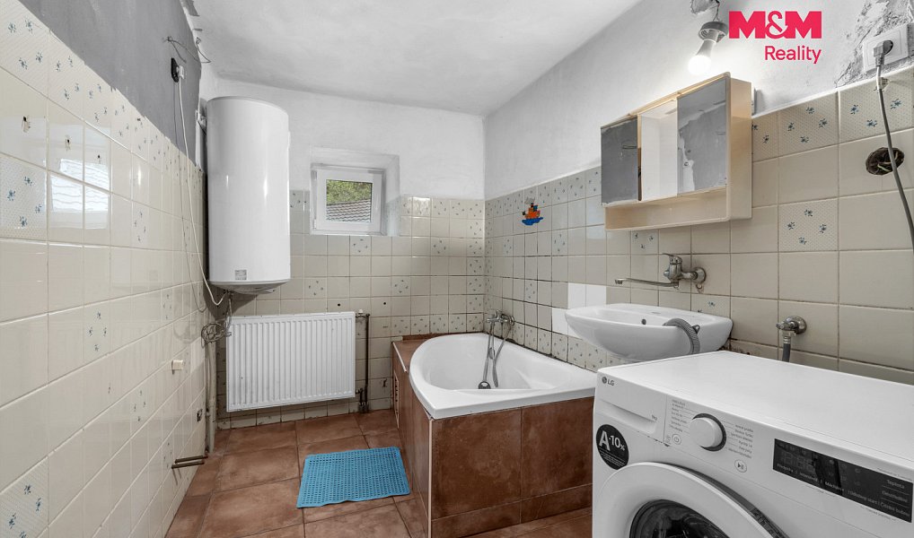 Prodej domu 220 m² s pozemkem 549 m², Luže – náhled fotky 14