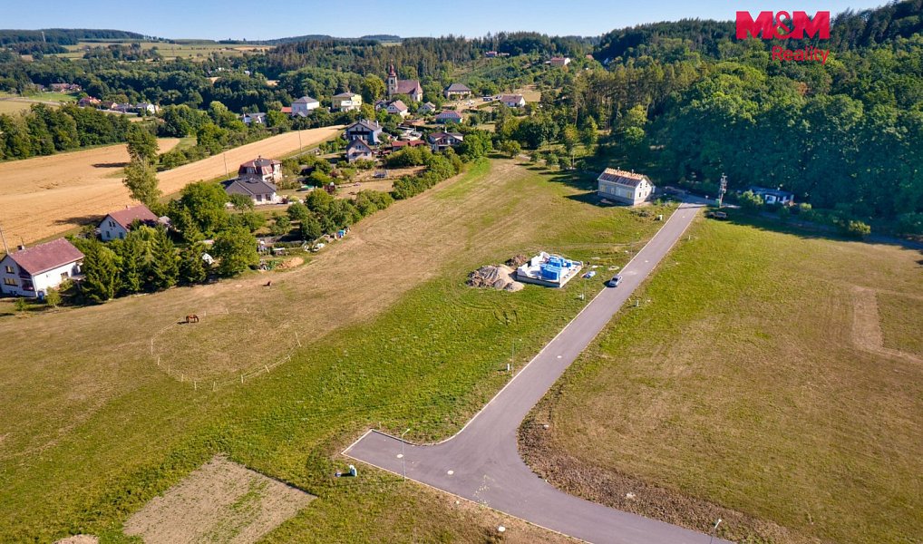 Pronájem stavebního pozemku 818 m², Lanžov – náhled fotky 2