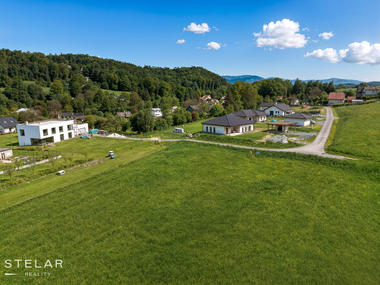 Prodej stavebního pozemku 1 875 m² – fotografie 3