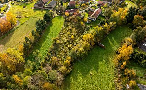 Prodej stavebního pozemku 1 327 m², Bečváry