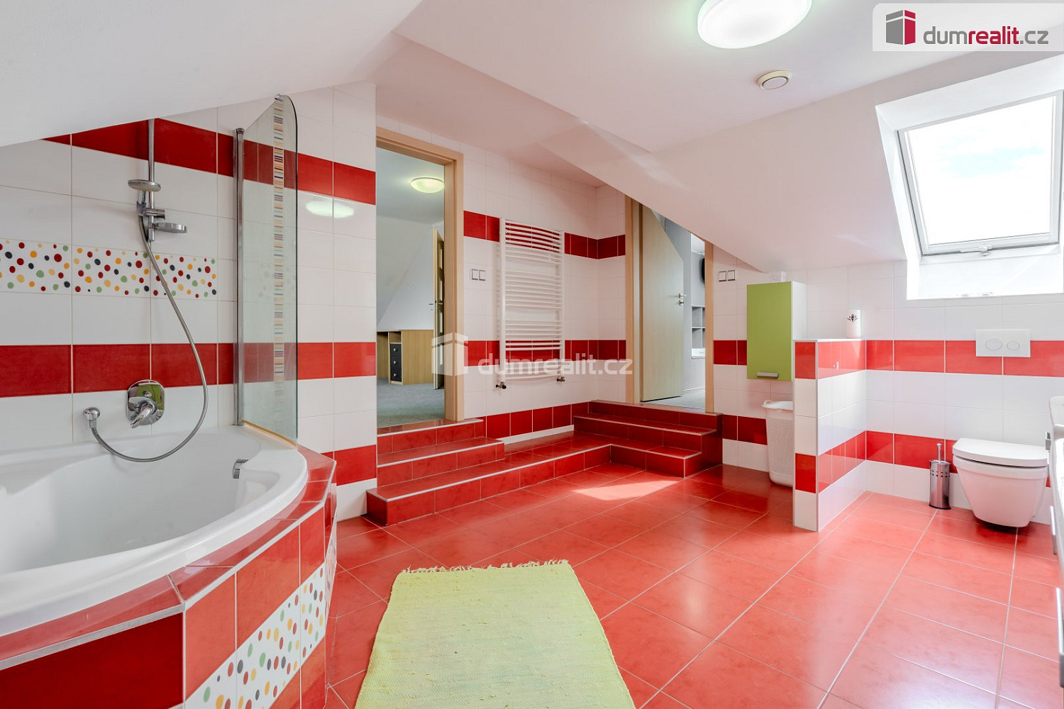 Prodej domu 300 m² s pozemkem 300 m² – fotografie 3