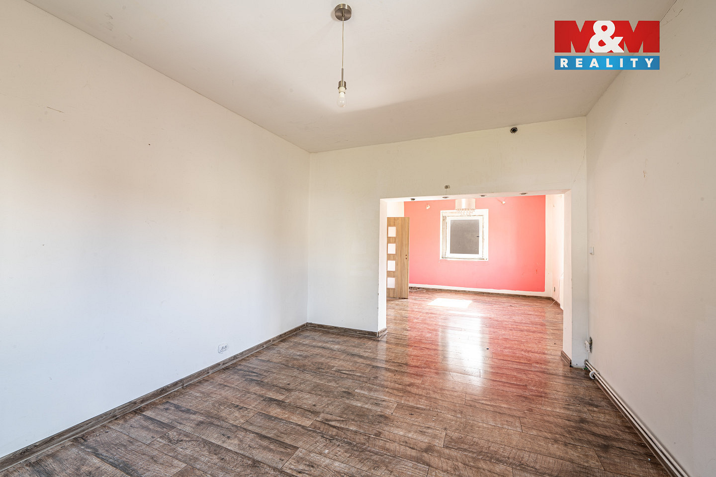 Prodej domu 280 m² s pozemkem 557 m² – pohled 3