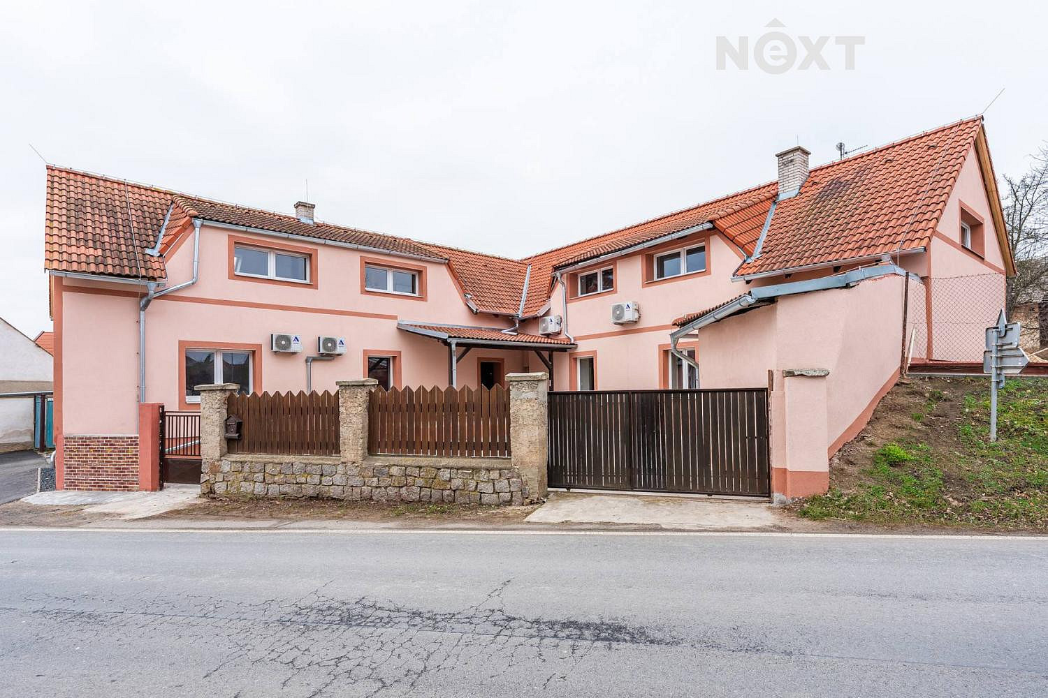 Prodej domu 251 m² s pozemkem 311 m² – fotografie 2