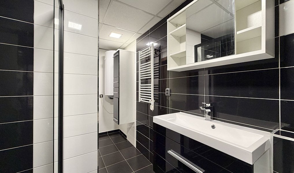 Prodej domu 466 m² s pozemkem 778 m², Chomutov – náhled fotky 41