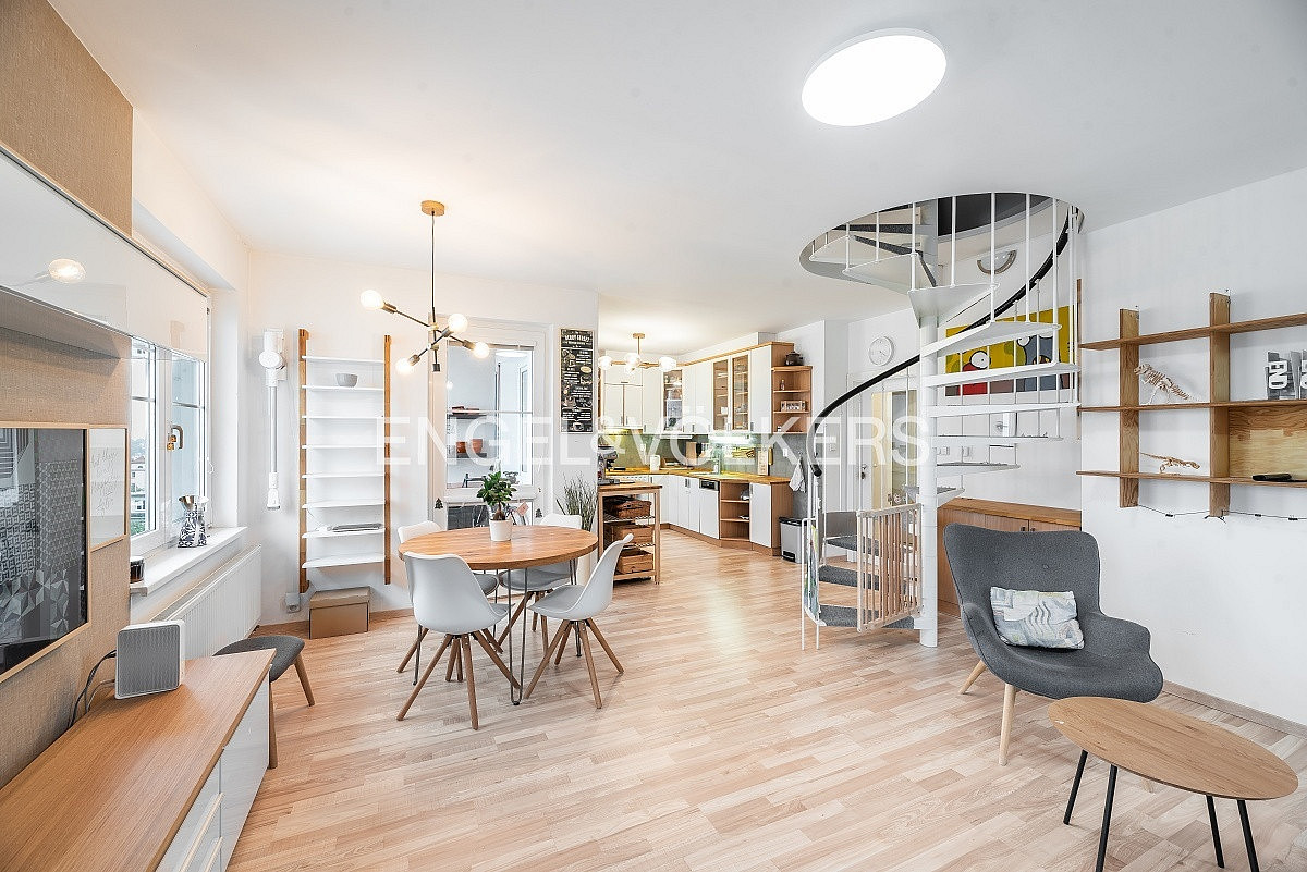 Pronájem bytu 3+kk 93 m² – pohled 2