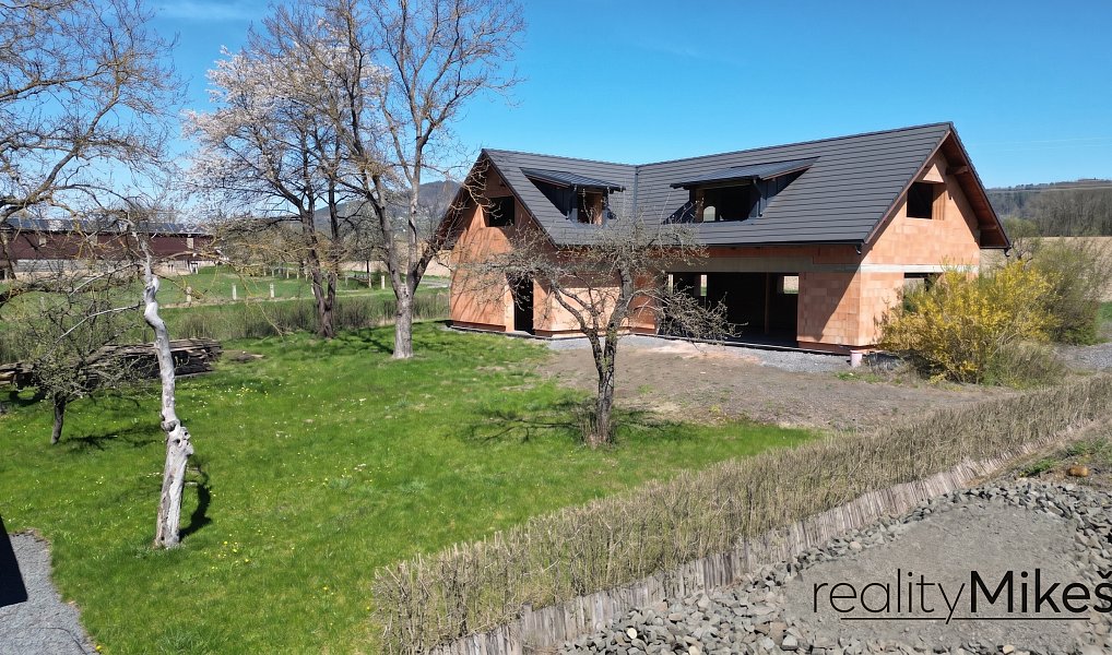 Prodej domu 252 m² s pozemkem 1 445 m², Rovensko pod Troskami – náhled fotky 6