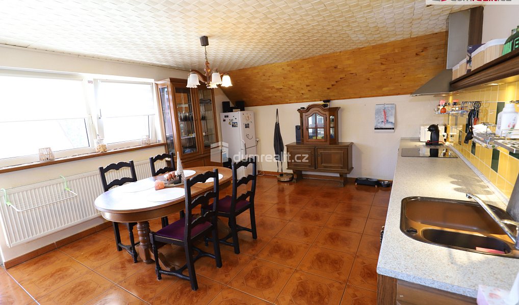 Prodej domu 330 m² s pozemkem 263 m², Habartov – náhled fotky 9