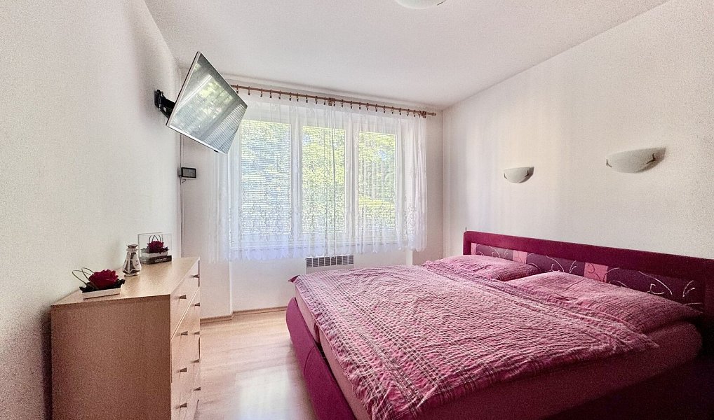 Prodej bytu 5+kk 102 m², Huzová – náhled fotky 9