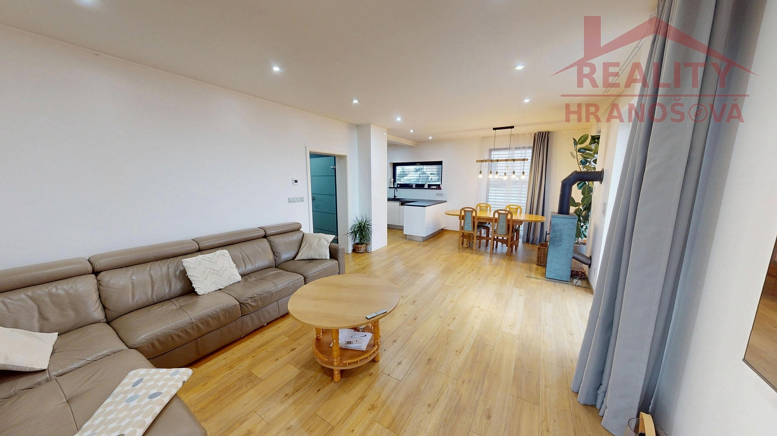 Prodej domu 140 m² s pozemkem 696 m² – fotografie 3