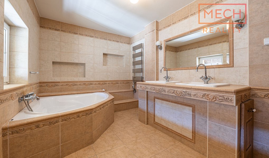 Prodej domu 280 m² s pozemkem 603 m², Svijanský Újezd – náhled fotky 16