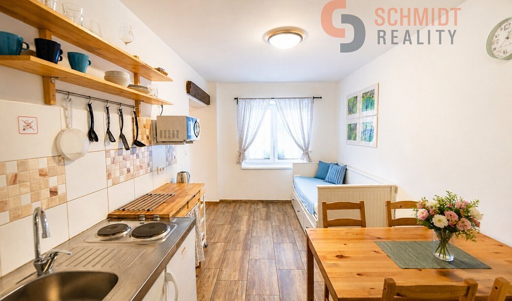 Prodej ubytovacího objektu 323 m², Bavory – náhled fotky 19