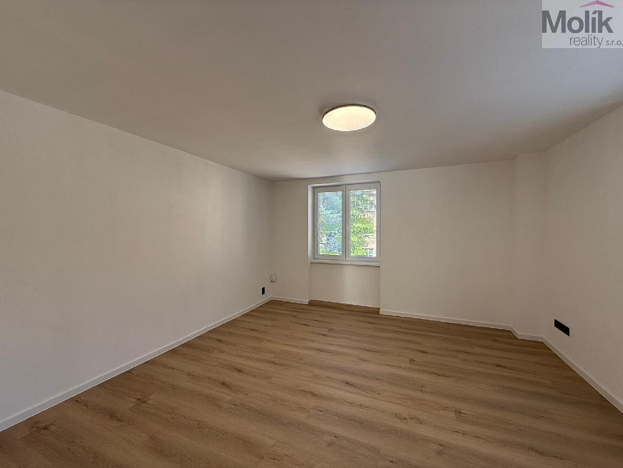 Prodej bytu 3+1 60 m² — photo 5