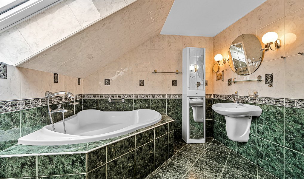 Prodej domu 850 m² s pozemkem 1 600 m², Nový Bor – náhled fotky 26