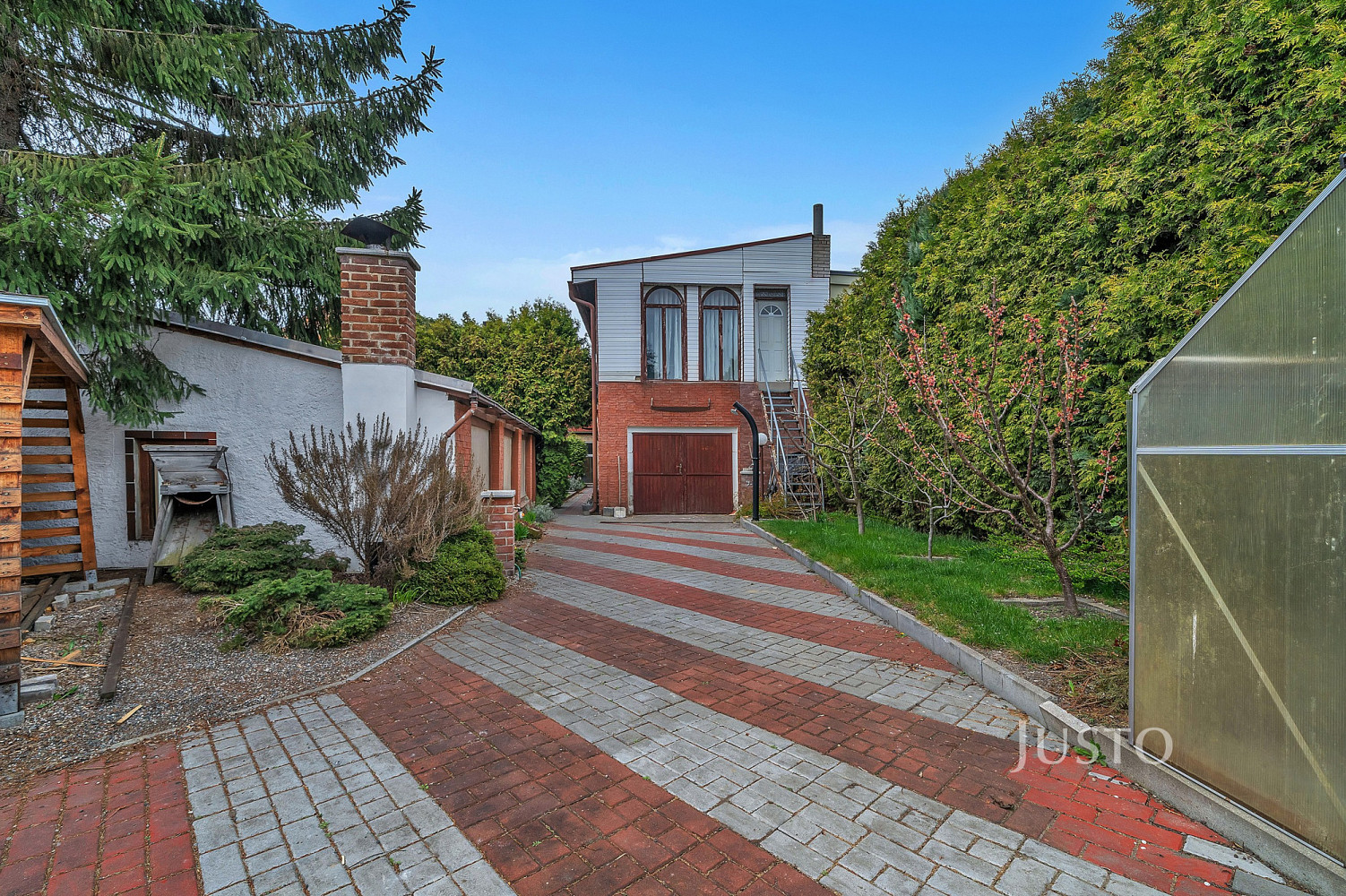 Prodej domu 250 m² s pozemkem 536 m²