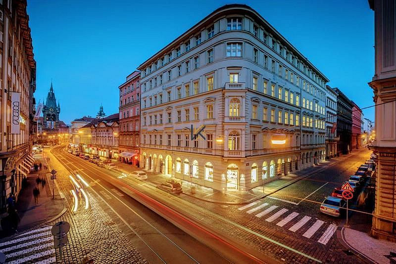 Pronájem kanceláře 243 m², Praha