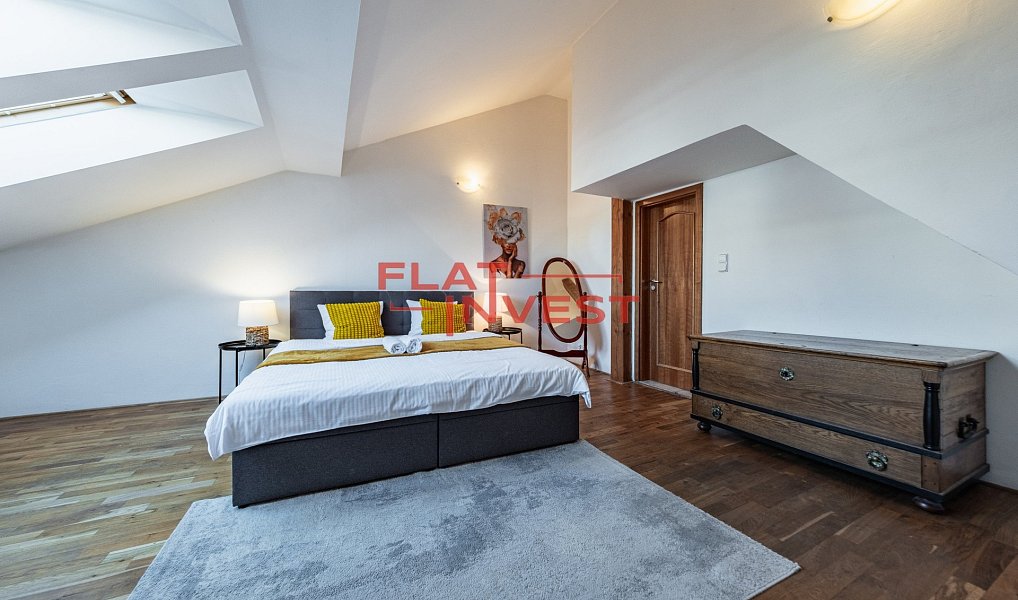 Prodej bytu 6+kk 294 m², Praha – náhled fotky 2