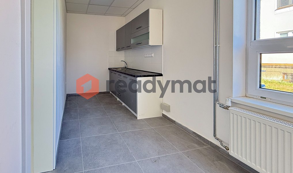 Pronájem obchodních prostor 588 m², Hodonín – náhled fotky 7