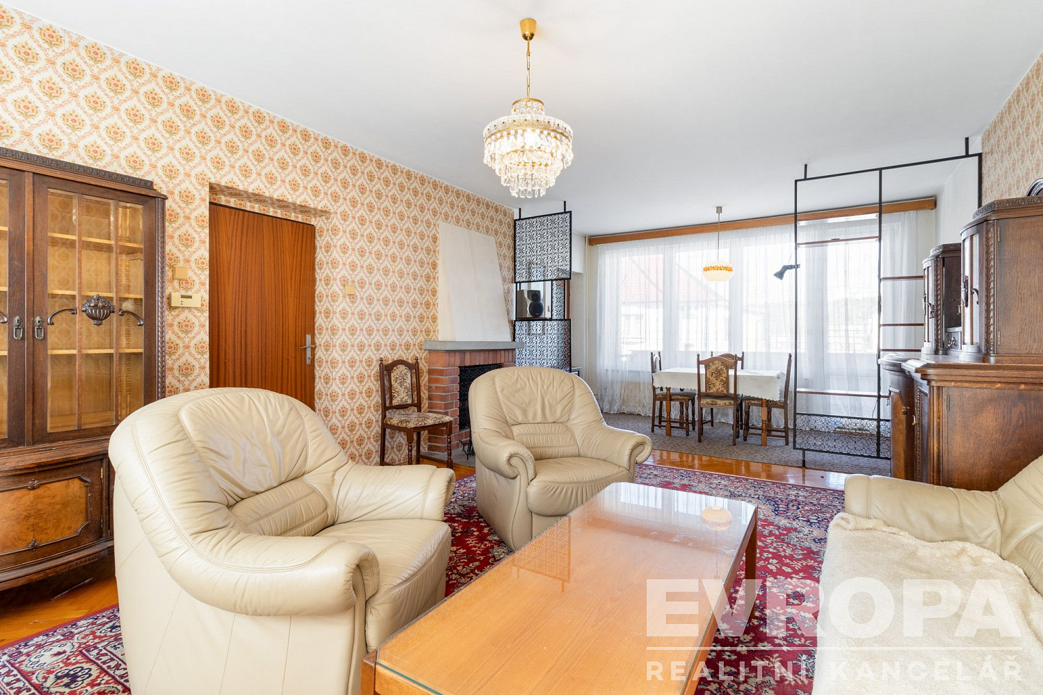 Pronájem domu 220 m² s pozemkem 409 m² – fotografie 2