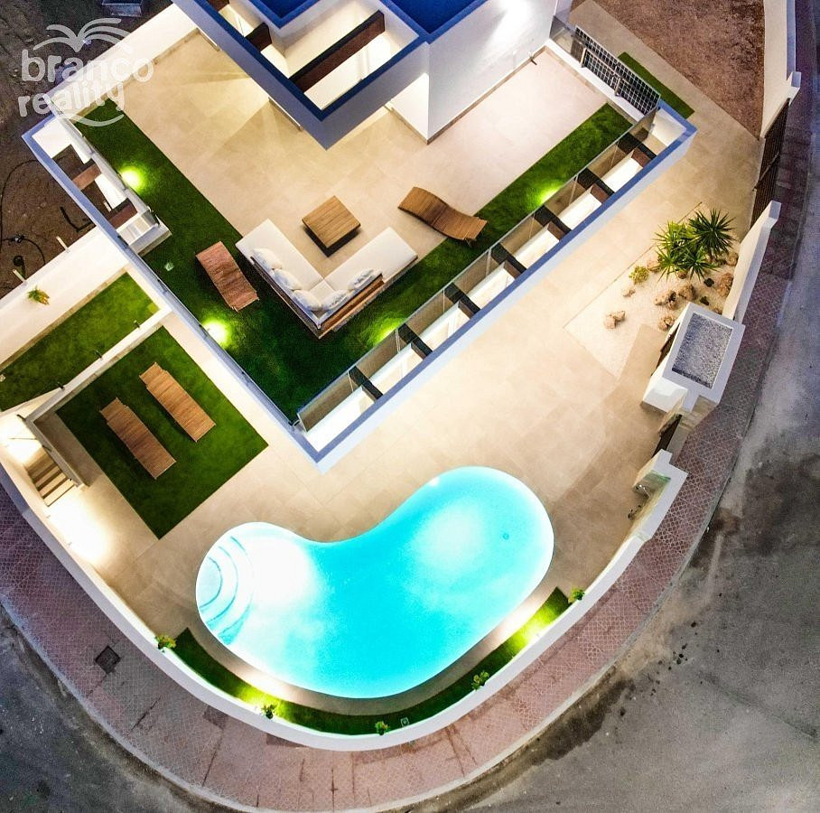 Prodej domu 433 m² s pozemkem 274 m² — photo 2