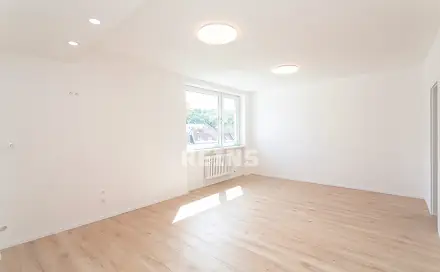Prodej bytu 4+kk 64 m², U dvou srpů, Praha 5 - Smíchov