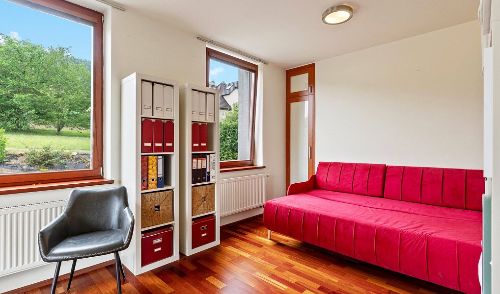 Prodej domu 246 m² s pozemkem 1 270 m², Beroun – náhled fotky 19