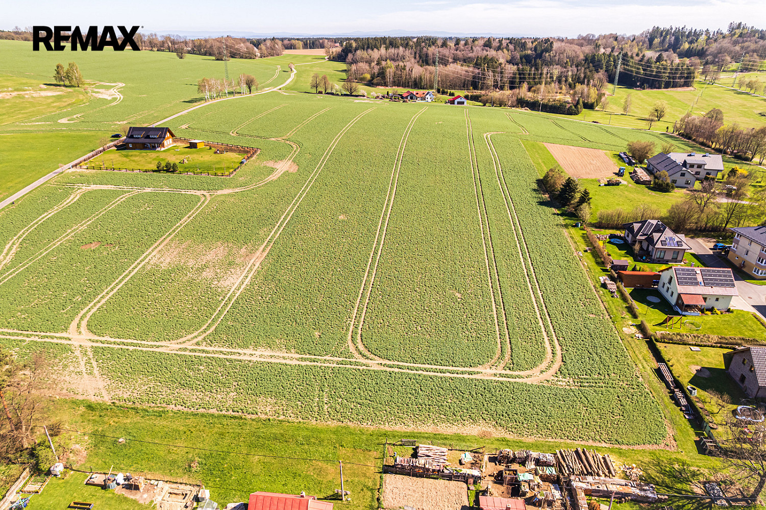 Prodej stavebního pozemku 1 045 m² – fotografie 4