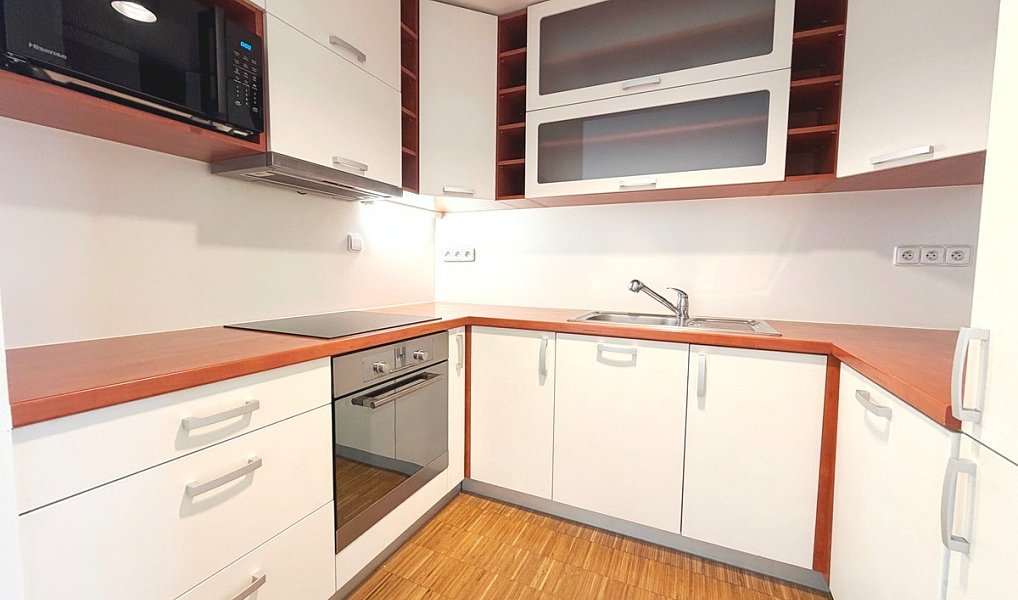 Pronájem bytu 3+kk 91 m², Praha – náhled fotky 2