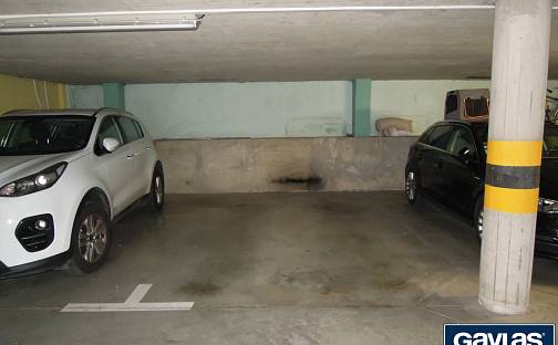 Pronájem garážového stání, Praha - Karlín, ul. Křižíkova, Křižíkova, Praha 8 - Karlín