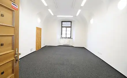 Pronájem kanceláře 33 m², Křížová, Jihlava