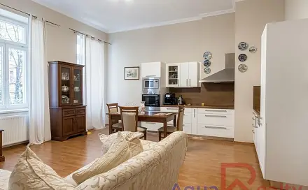 Pronájem bytu 3+kk 86 m², Zámecký vrch, Karlovy Vary