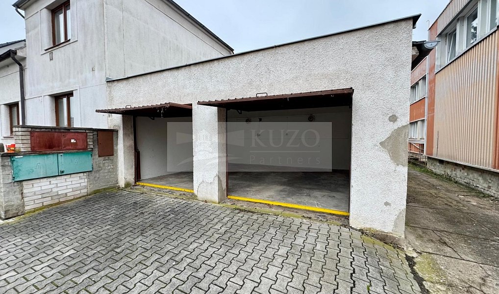 Pronájem dvougaráže centrum Mladá Boleslav, Mladá Boleslav – náhled fotky 2