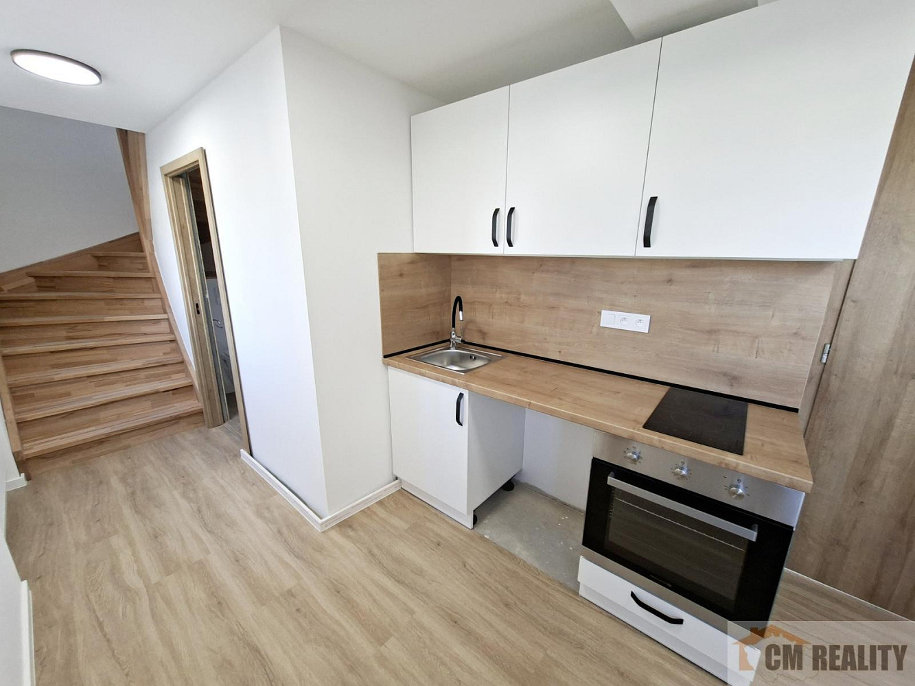 Pronájem bytu 2+kk 25 m² – fotografie 2