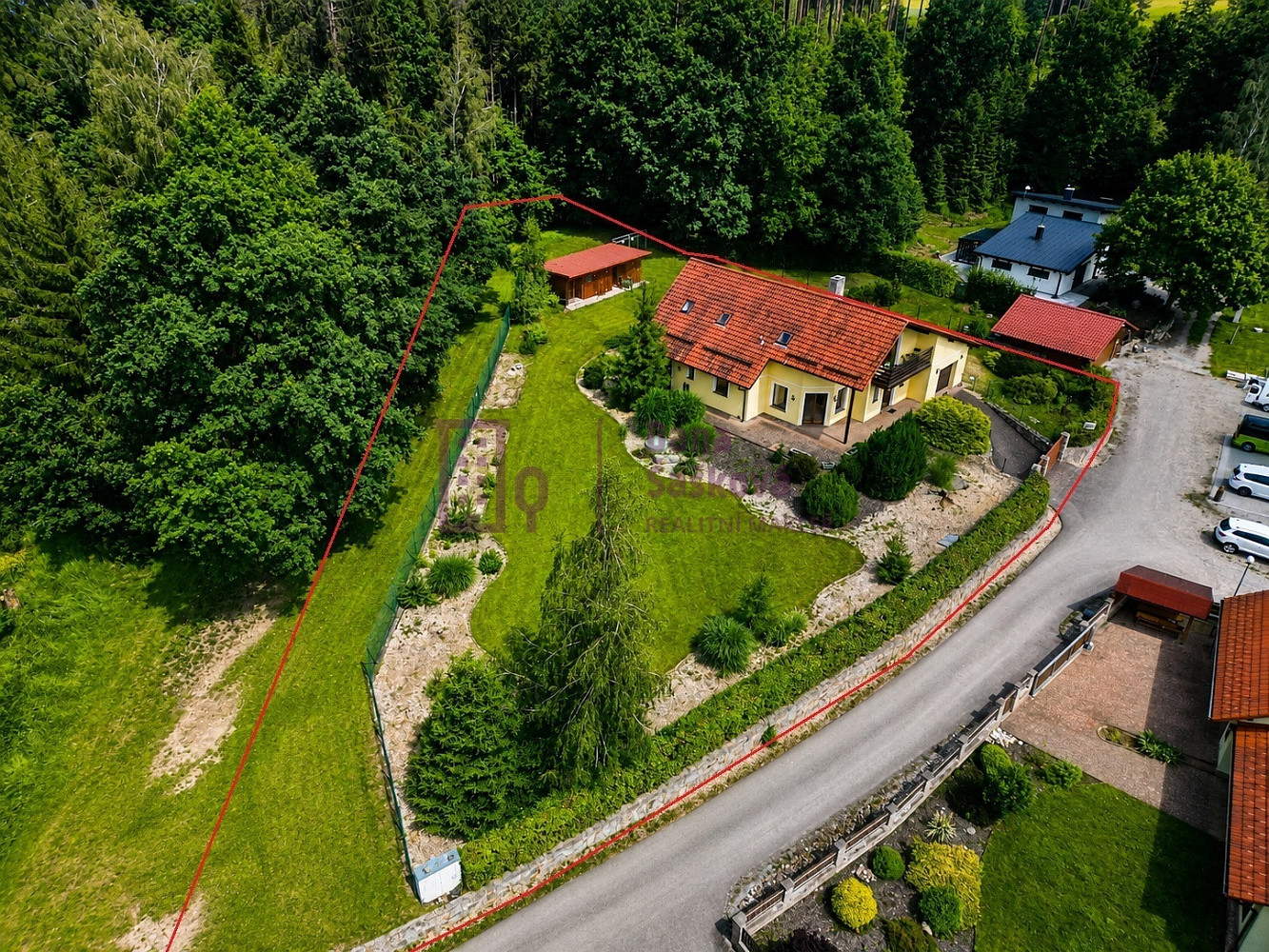 Prodej domu 210 m² s pozemkem 2 641 m²