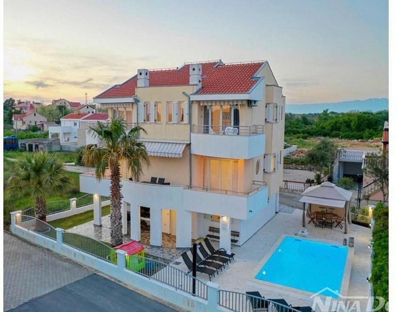 Prodej bytu atypického 270 m²