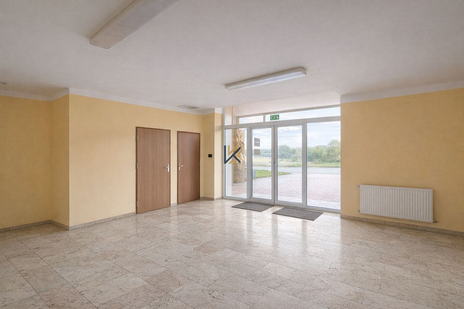 Pronájem kanceláře 407 m² – fotografie 4