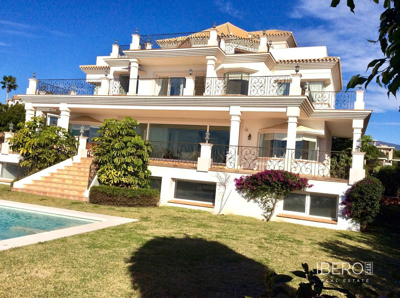 Prodej domu 924 m² s pozemkem 1 428 m²