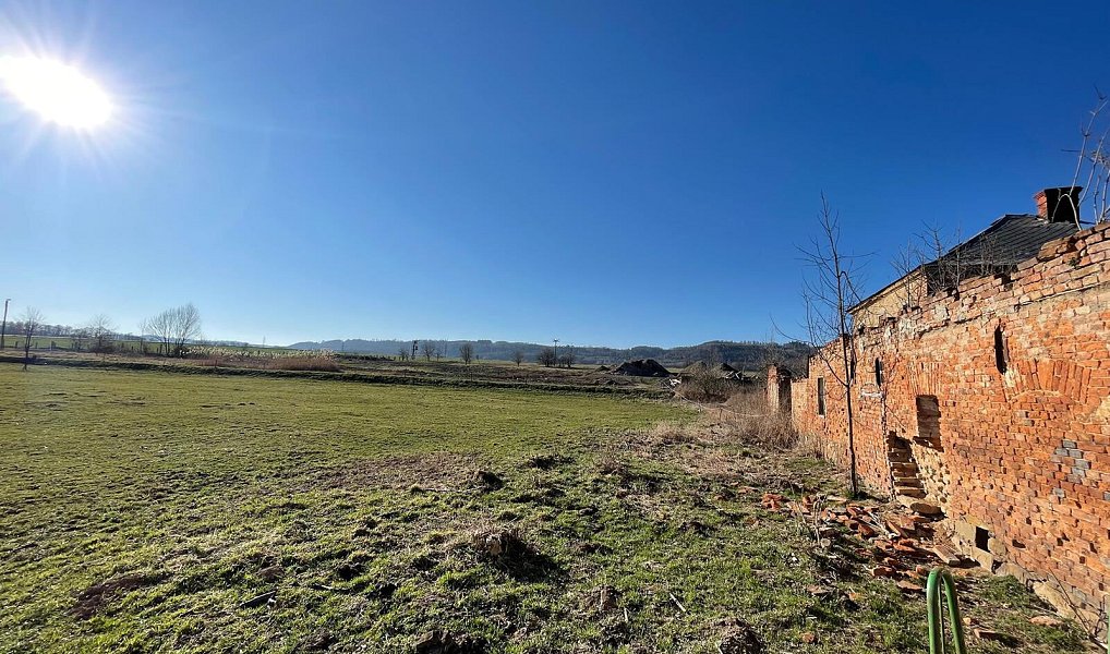 Prodej komerčního objektu (jiného typu) 2 764 m², Vražné – náhled fotky 12