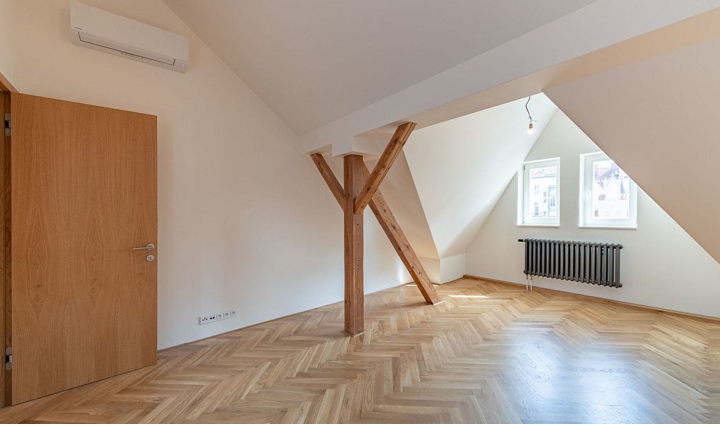 Pronájem bytu 2+kk 99 m², Praha – náhled fotky 3