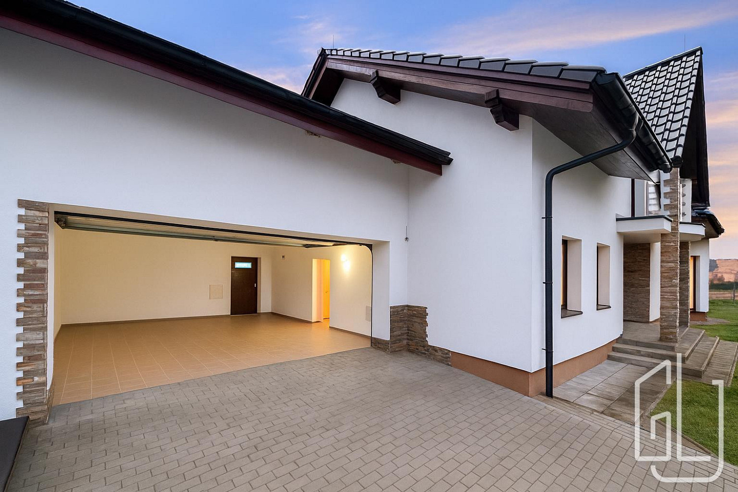 Prodej domu 317 m² s pozemkem 1 674 m² – fotografie 3