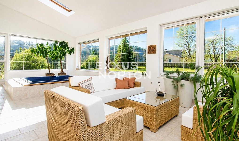 Prodej domu 320 m² s pozemkem 6 211 m², Jindřichov – náhled fotky 2