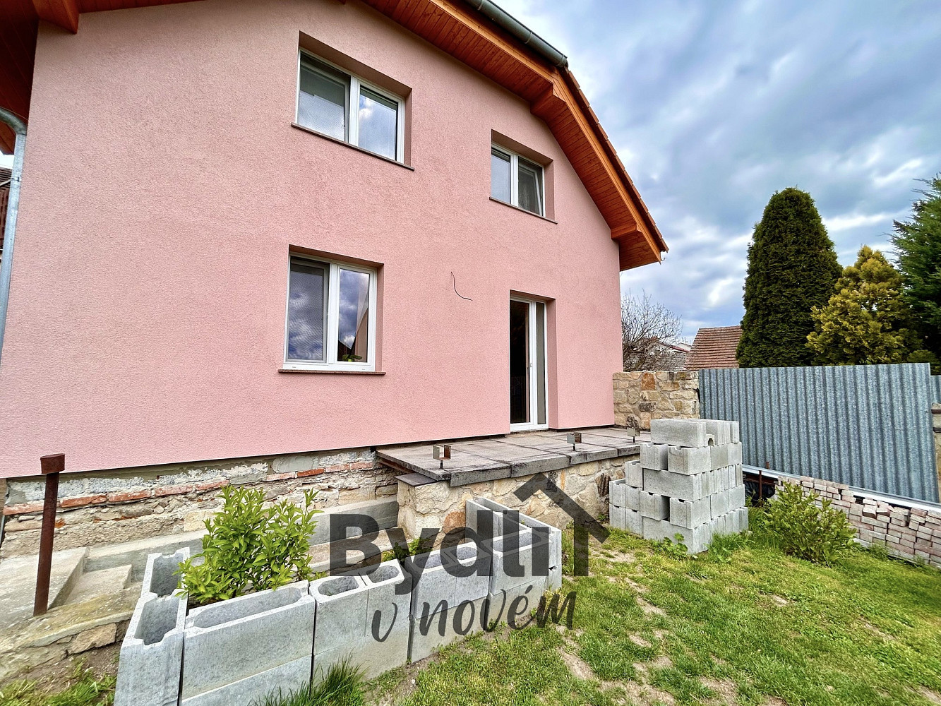 Prodej domu 212 m² s pozemkem 650 m² – fotografie 3