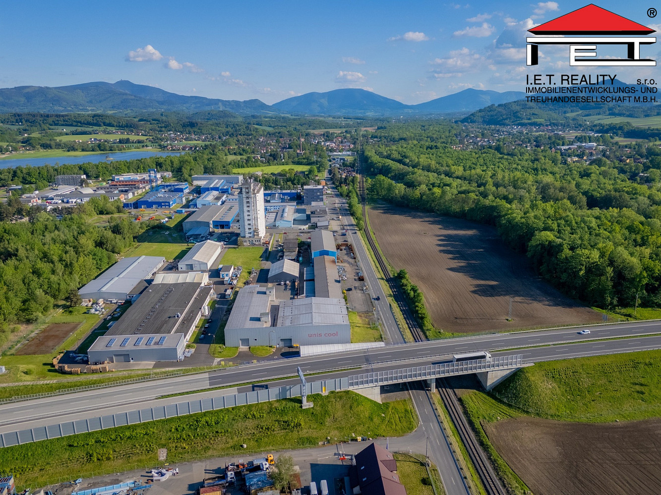 Prodej komerčního pozemku 30 816 m² – fotografie 4