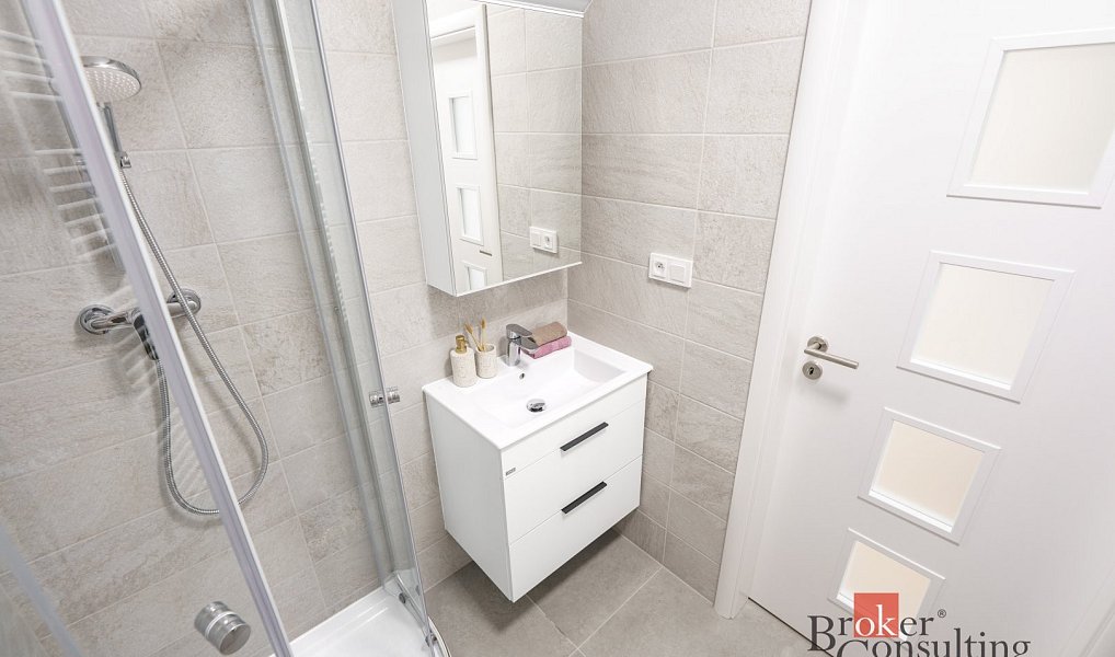 Prodej bytu 3+1 79 m², Praha – náhled fotky 9