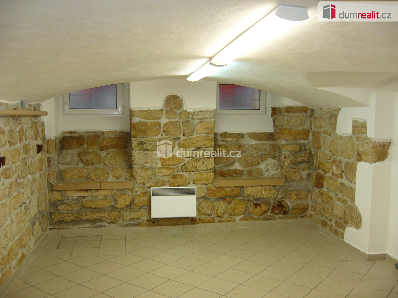 Pronájem obchodních prostor 40 m²