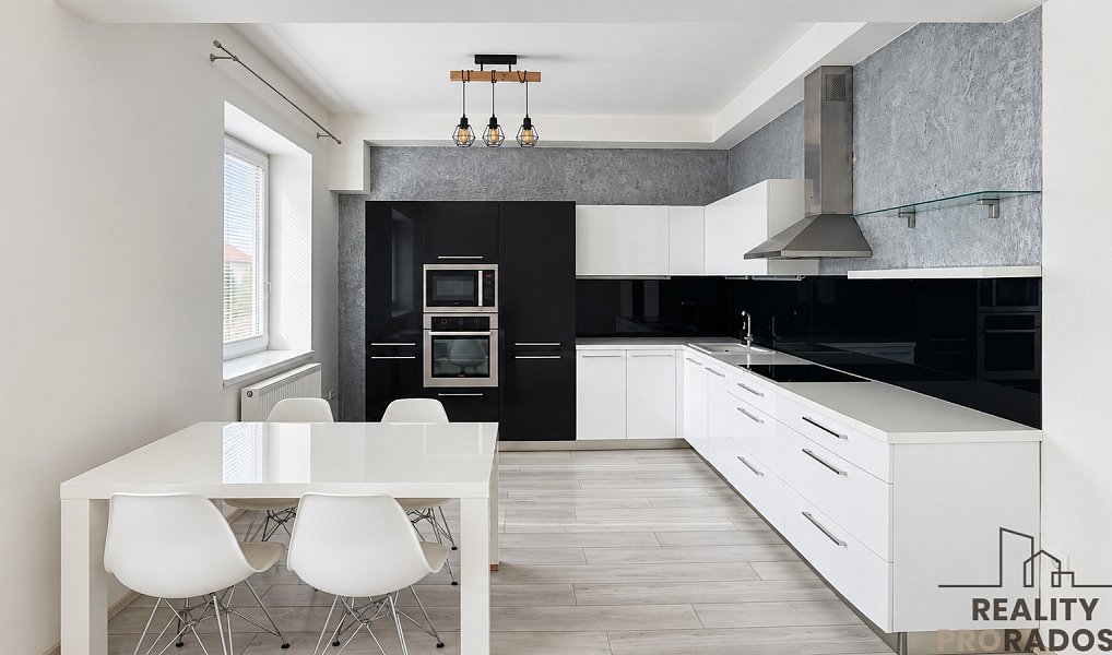 Pronájem bytu 2+kk 55 m², Hodonín – náhled fotky 2