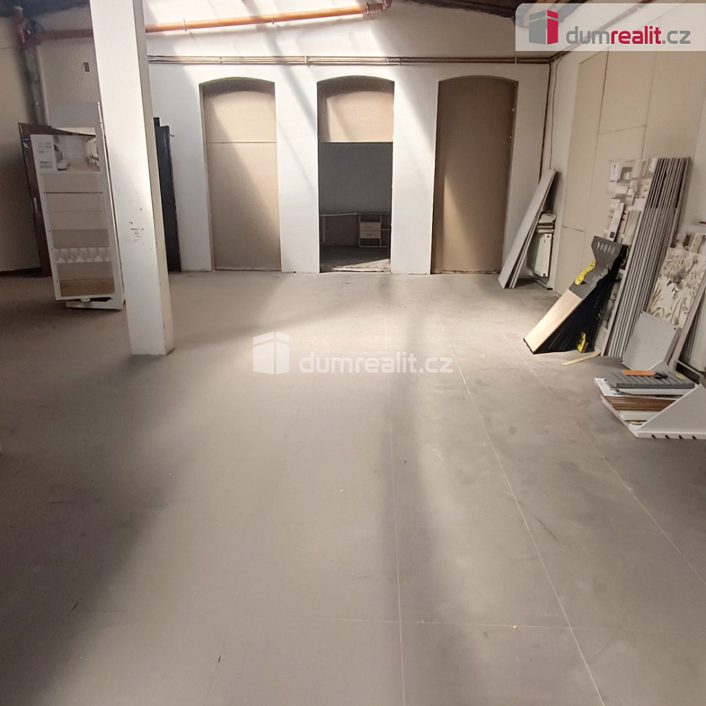 Prodej výrobních prostor 1 300 m² — photo 3