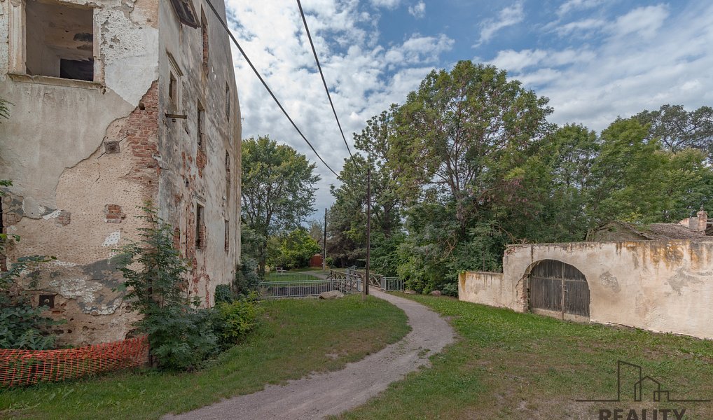Prodej komerčního objektu (jiného typu) 1 100 m², Tasovice – náhled fotky 8