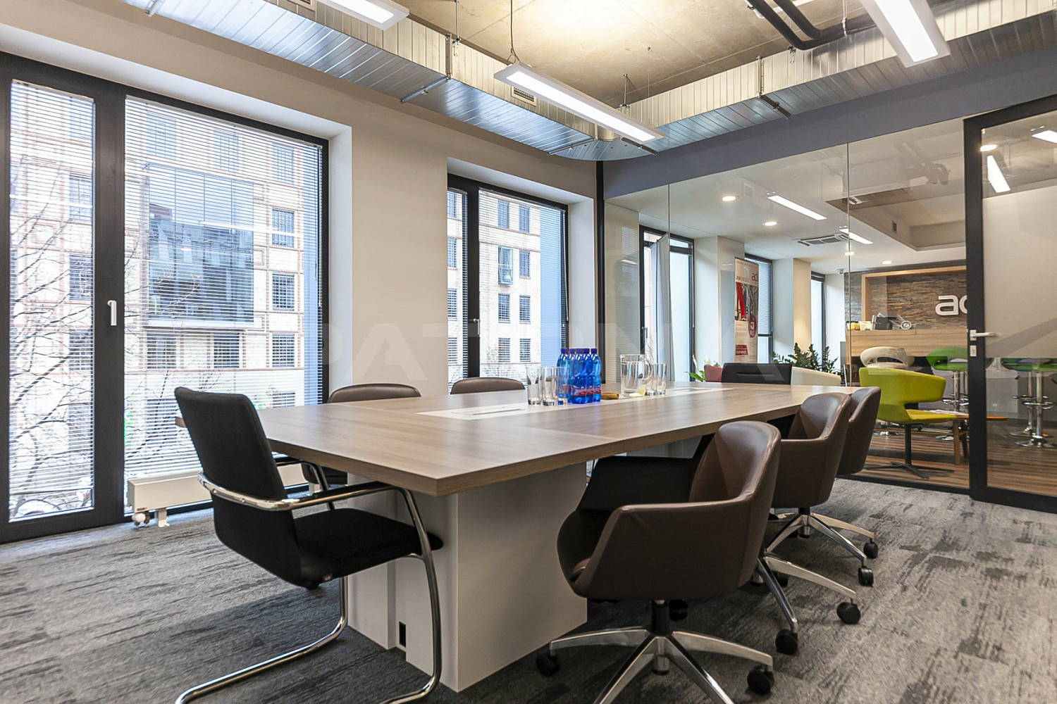Pronájem kanceláře 180 m² – fotografie 3
