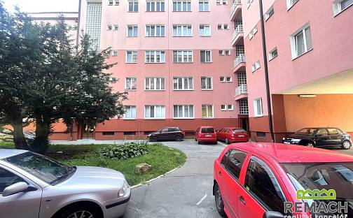 Pronájem bytu 2+kk 55 m², Lorencova, Zlín