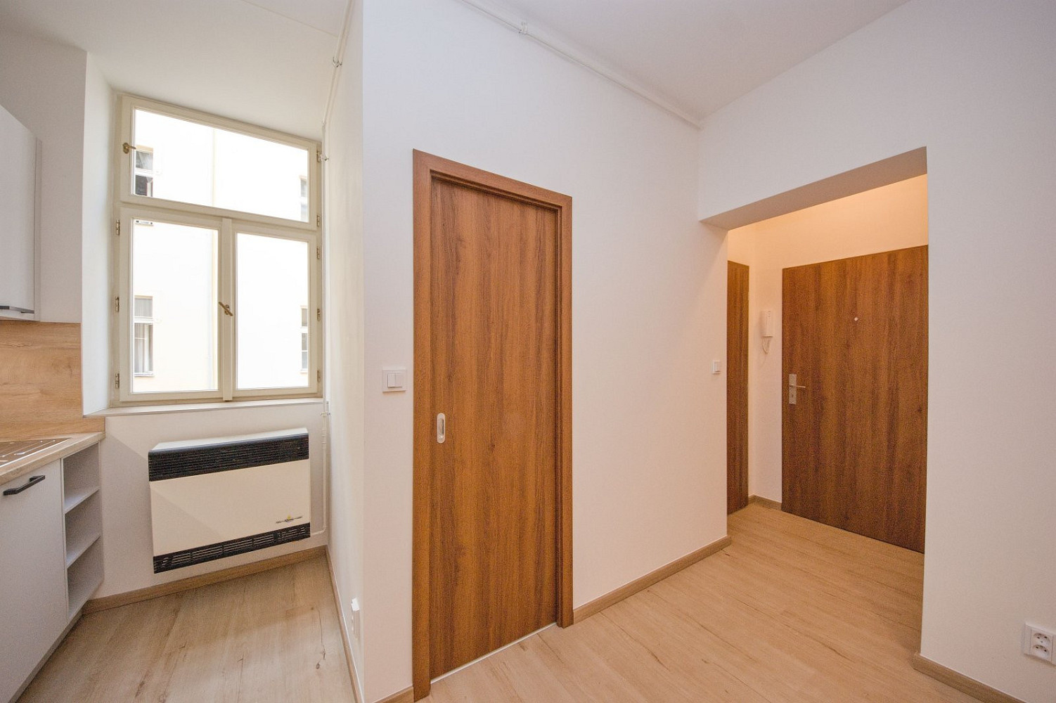 Pronájem bytu 1+kk 23 m² — photo 3